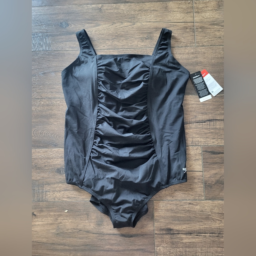 Speedo women's ruched front swim suit size 22